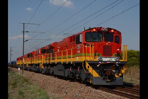 Four Transnet Class 44 diesel-electric locomotives return to Pretoria from Polokwane on a testing and training trip on November 11 (Photo: Bruce Evans).